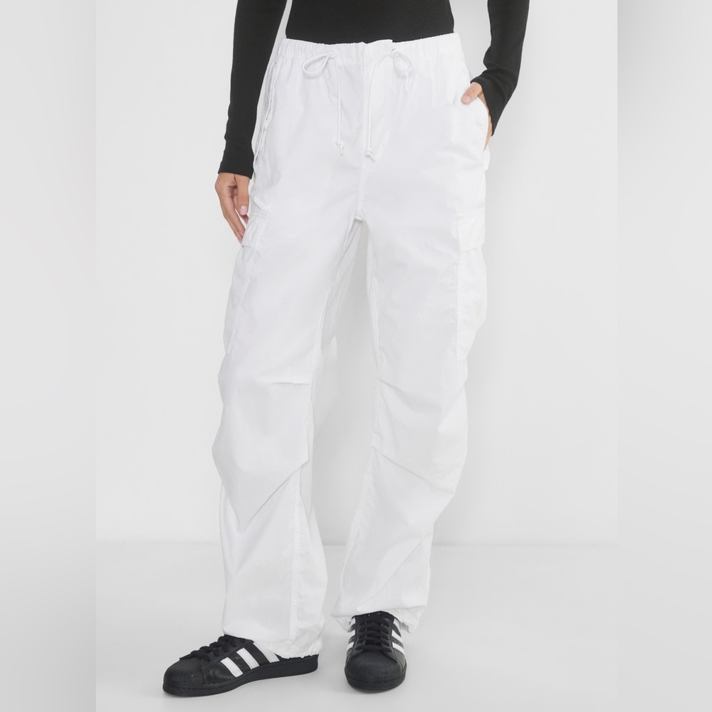 TNA Aritzia squad pocket parachute pants